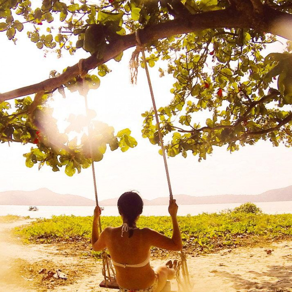 Schaukeln am Strand von Ao Nang ( Pixabay / YOLO Reisen)